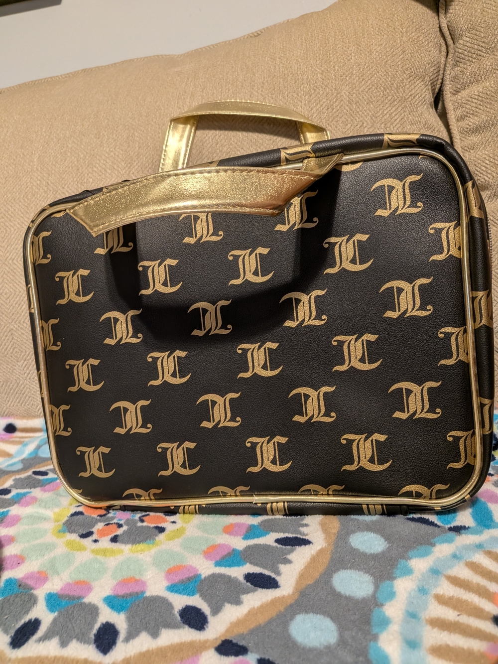 Juicy Couture Black and Gold Travel Bag - Picture 5 of 15